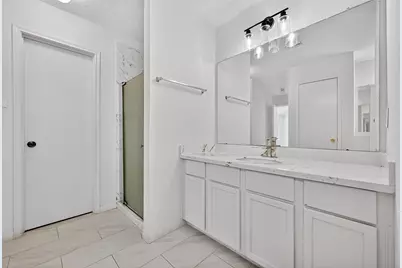 8366 Golf Green Circle, Houston, TX 77036 - Photo 27