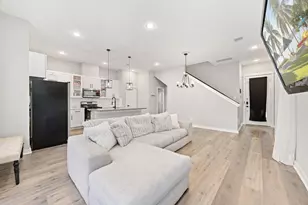 8422 Berry Green Ln, Houston, TX 77022 - Photo 7