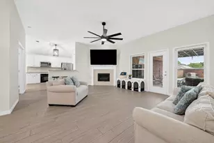 805 Kathryn Dr, Lewisville, TX 75067 - Photo 3