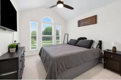 805 Kathryn Drive, Lewisville, TX 75067 - Photo 11