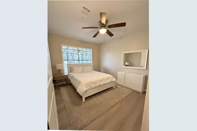 2010 King Street, Houston, TX 77026 - Photo 7