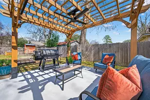 214 Texas St, Tomball, TX 77375 - Photo 19