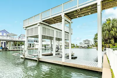 13631 Windlass Circle, Galveston, TX 77554 - Photo 35