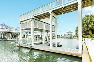13631 Windlass Cir, Galveston, TX 77554 - Photo 35