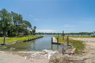 215 Whispering Oaks Dr, Taylor Lake Village, TX 77586 - Photo 43