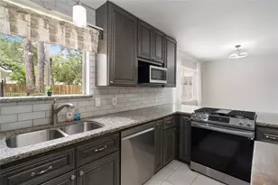 215 Whispering Oaks Dr, Taylor Lake Village, TX 77586 - Photo 19