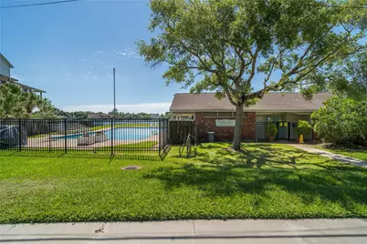 215 Whispering Oaks Drive, Taylor Lake Village, TX 77586 - Photo 41