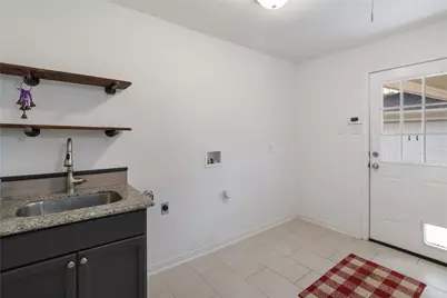 215 Whispering Oaks Drive, Taylor Lake Village, TX 77586 - Photo 15