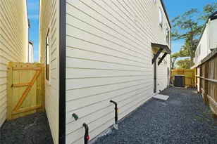 9419 C Montridge Ln, Houston, TX 77080 - Photo 25