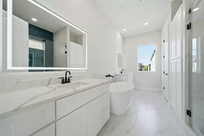 9419 C Montridge Lane, Houston, TX 77080 - Photo 23