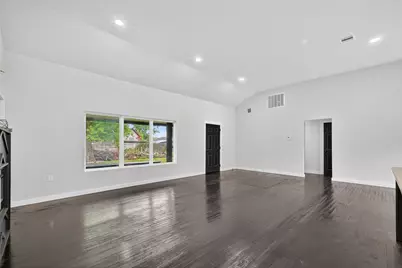 209 Leago Street, Houston, TX 77022 - Photo 5