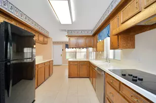 2818 Colonial Dr, Sugar Land, TX 77479 - Photo 9