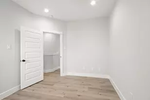 2105 Sam Wilson St, Houston, TX 77020 - Photo 17