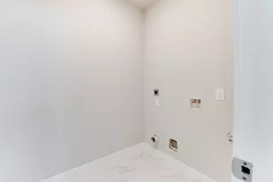 6615 Ezzard Charles Ln, Houston, TX 77091 - Photo 33