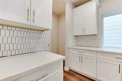 6615 Ezzard Charles Lane, Houston, TX 77091 - Photo 7