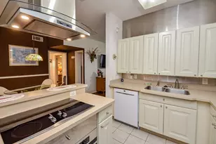 10811 Richmond Ave, Houston, TX 77042 - Photo 11