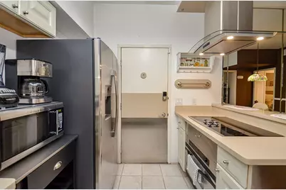 10811 Richmond Avenue #38, Houston, TX 77042 - Photo 3