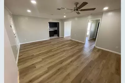 11002 Segrest Drive, Houston, TX 77047 - Photo 11