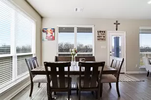 1318 Kingsgate Dr, Bryan, TX 77807 - Photo 9