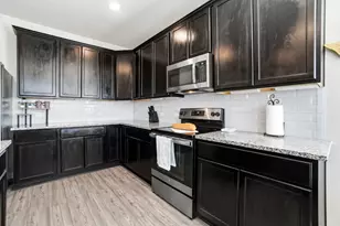 1318 Kingsgate Dr, Bryan, TX 77807 - Photo 7