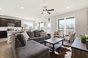 1318 Kingsgate Dr, Bryan, TX 77807 - Photo 11