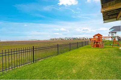 944 Tiki Drive, Tiki Island, TX 77554 - Photo 37
