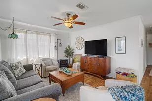 137 Tarpon St, Bayou Vista, TX 77563 - Photo 9