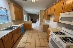 4018 Longway Estates Ct, Fresno, TX 77545 - Photo 3