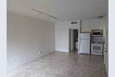 10855 Meadowglen Lane #810, Houston, TX 77042 - Photo 3