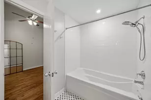 915 Franklin St, Houston, TX 77002 - Photo 25