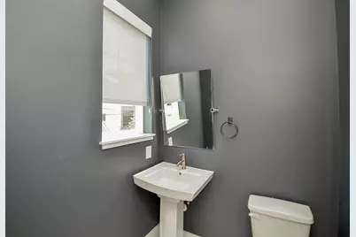 204 Burr Street #G, Houston, TX 77011 - Photo 11