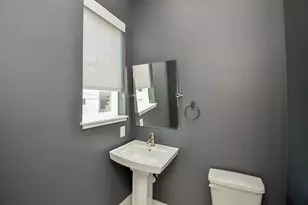 204 Burr St, Houston, TX 77011 - Photo 11