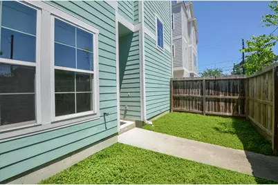 204 Burr Street #G, Houston, TX 77011 - Photo 23
