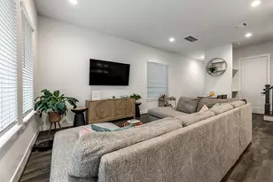 5725 White Magnolia St., Houston, TX 77091 - Photo 3