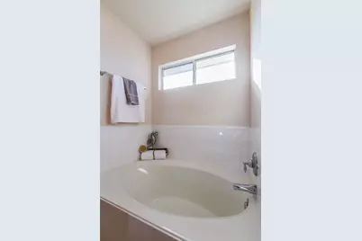 14202 Ballfour Park Lane, Houston, TX 77047 - Photo 11