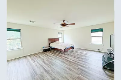 9507 Narnia Springs Court, Houston, TX 77075 - Photo 13