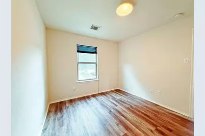 9507 Narnia Springs Court, Houston, TX 77075 - Photo 17