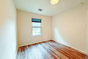 9507 Narnia Springs Ct, Houston, TX 77075 - Photo 17