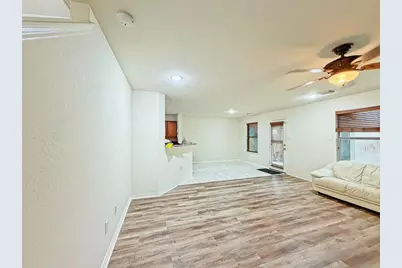 9507 Narnia Springs Court, Houston, TX 77075 - Photo 7