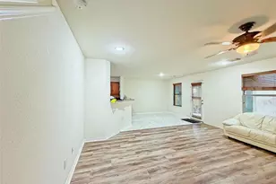 9507 Narnia Springs Ct, Houston, TX 77075 - Photo 7