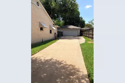 15930 Buccaneer Lane, Houston, TX 77062 - Photo 27