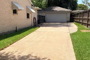 15930 Buccaneer Ln, Houston, TX 77062 - Photo 27