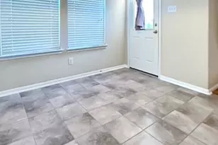 341 Lake Line Dr, Alvin, TX 77511 - Photo 9