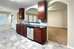 341 Lake Line Dr, Alvin, TX 77511 - Photo 5