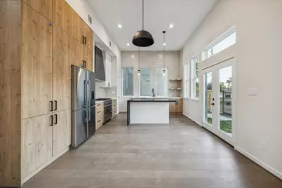 3903 Yale Heights Drive, Houston, TX 77018 - Photo 3