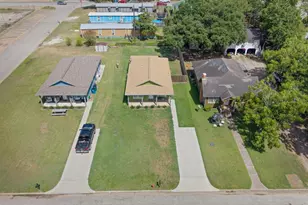 1020 10th St, Hempstead, TX 77445 - Photo 35