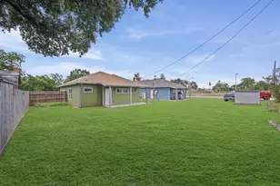 1020 10th St, Hempstead, TX 77445 - Photo 33