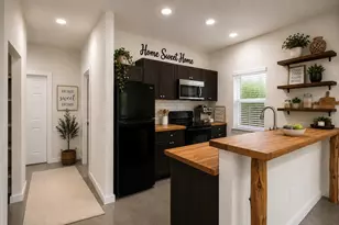 1020 10th St, Hempstead, TX 77445 - Photo 9