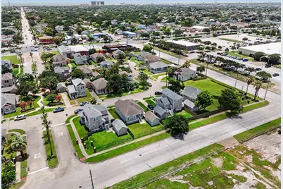 4506 N Live Oak Circle, Galveston, TX 77550 - Photo 27