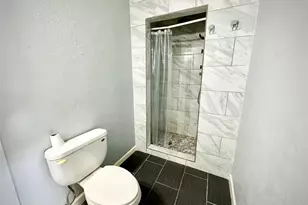 8918 Bissonnet St, Houston, TX 77074 - Photo 15